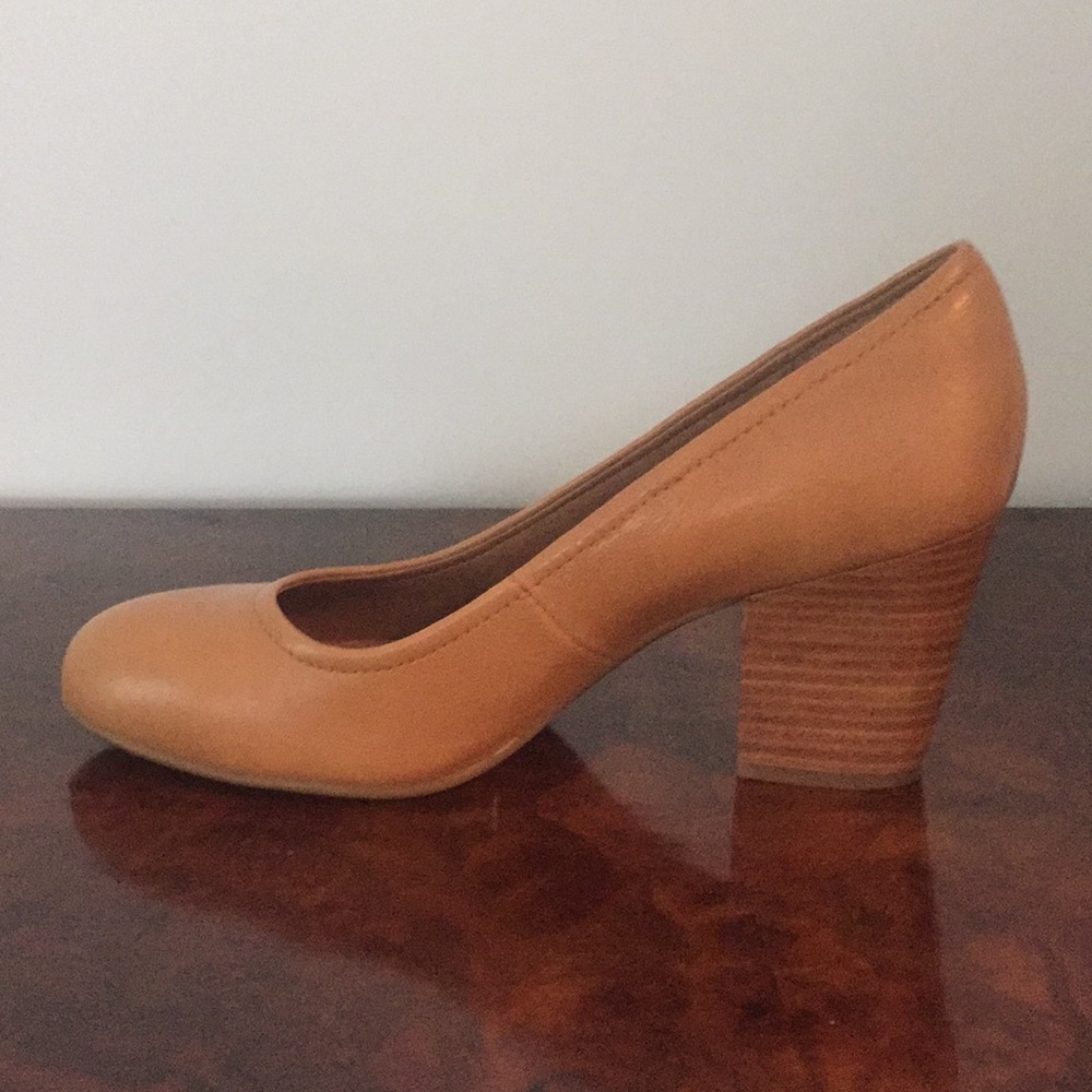 Sofft Palisade tan block heels
